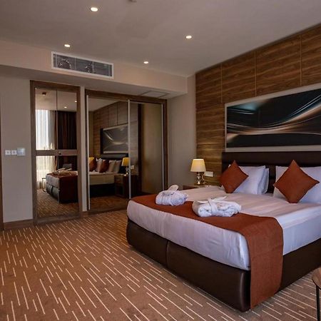 Ekor Elegance Hotel 파마구스타 외부 사진