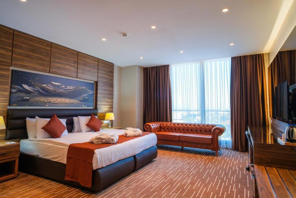 Ekor Elegance Hotel 파마구스타 외부 사진