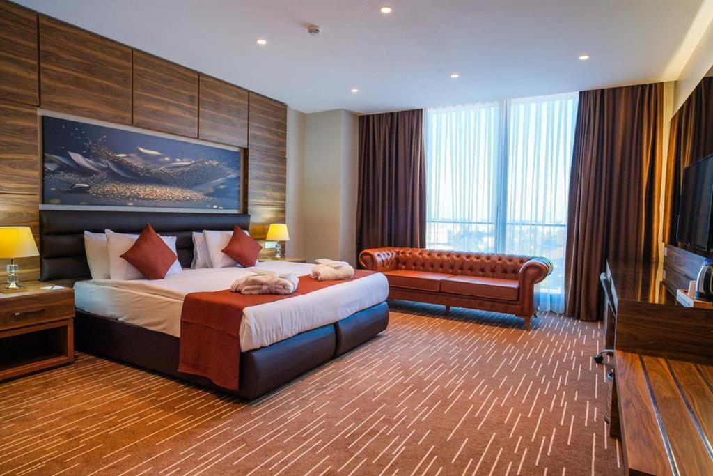 Ekor Elegance Hotel 파마구스타 외부 사진