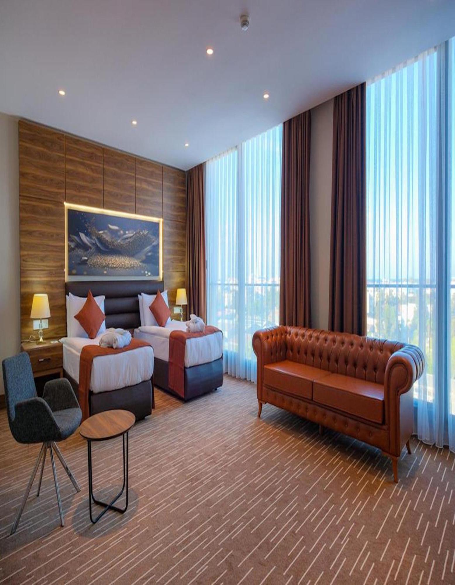 Ekor Elegance Hotel 파마구스타 외부 사진