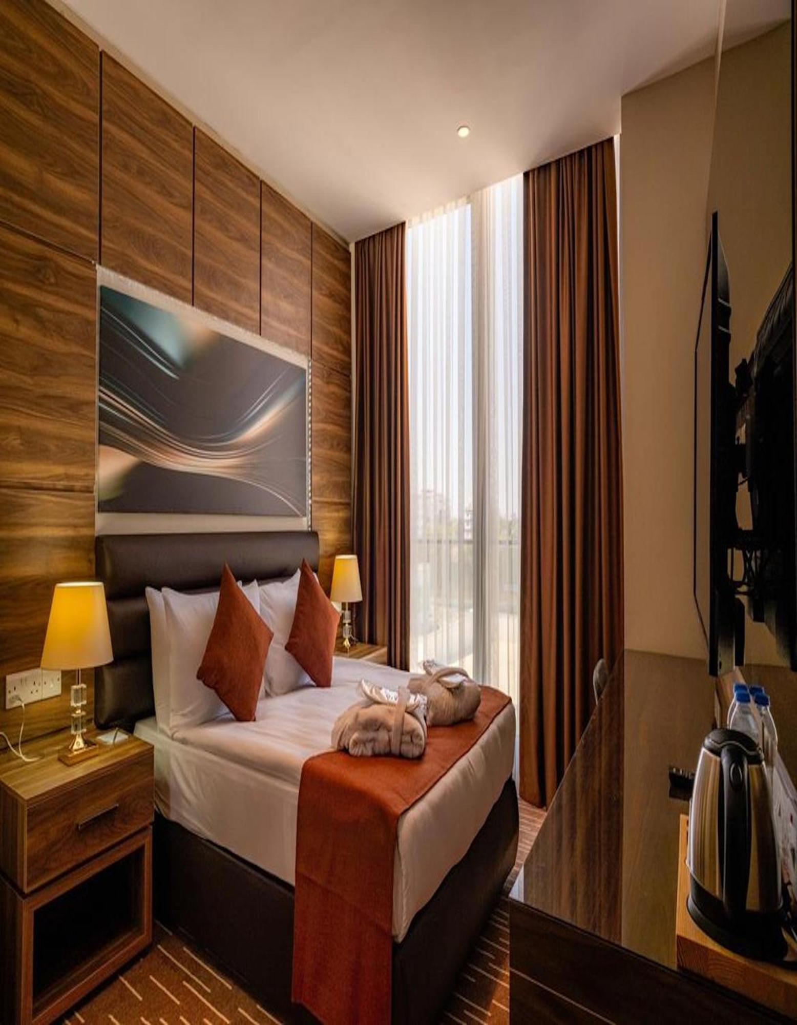 Ekor Elegance Hotel 파마구스타 외부 사진