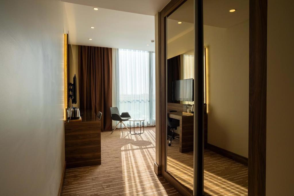 Ekor Elegance Hotel 파마구스타 외부 사진
