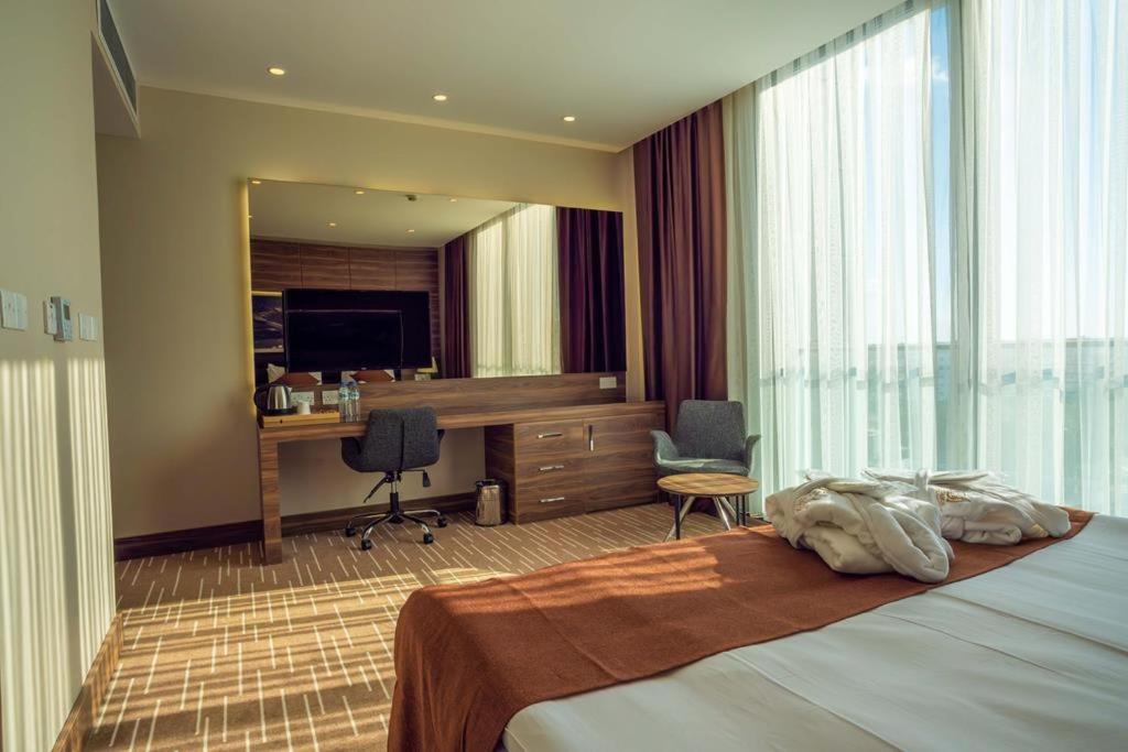 Ekor Elegance Hotel 파마구스타 외부 사진