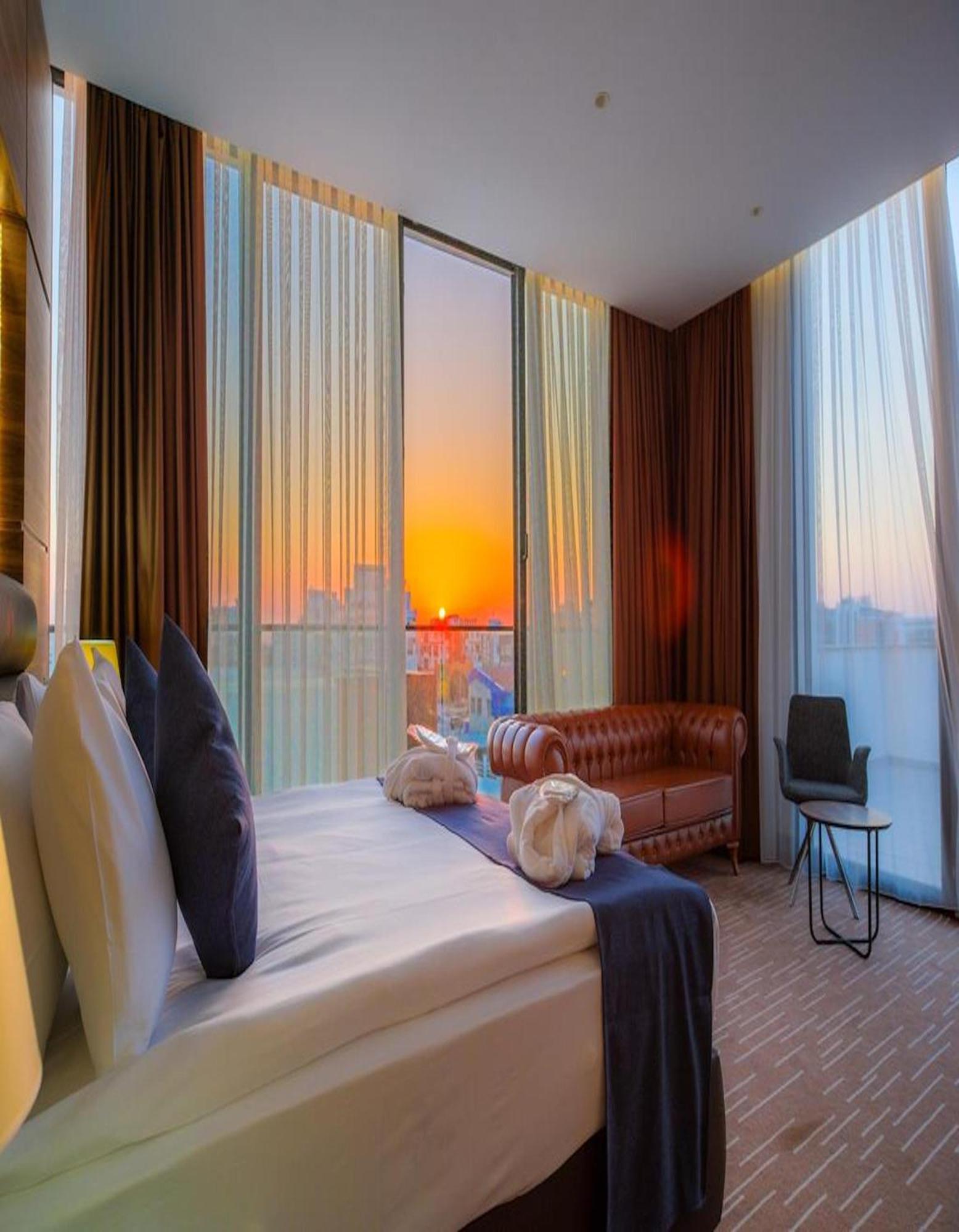 Ekor Elegance Hotel 파마구스타 외부 사진