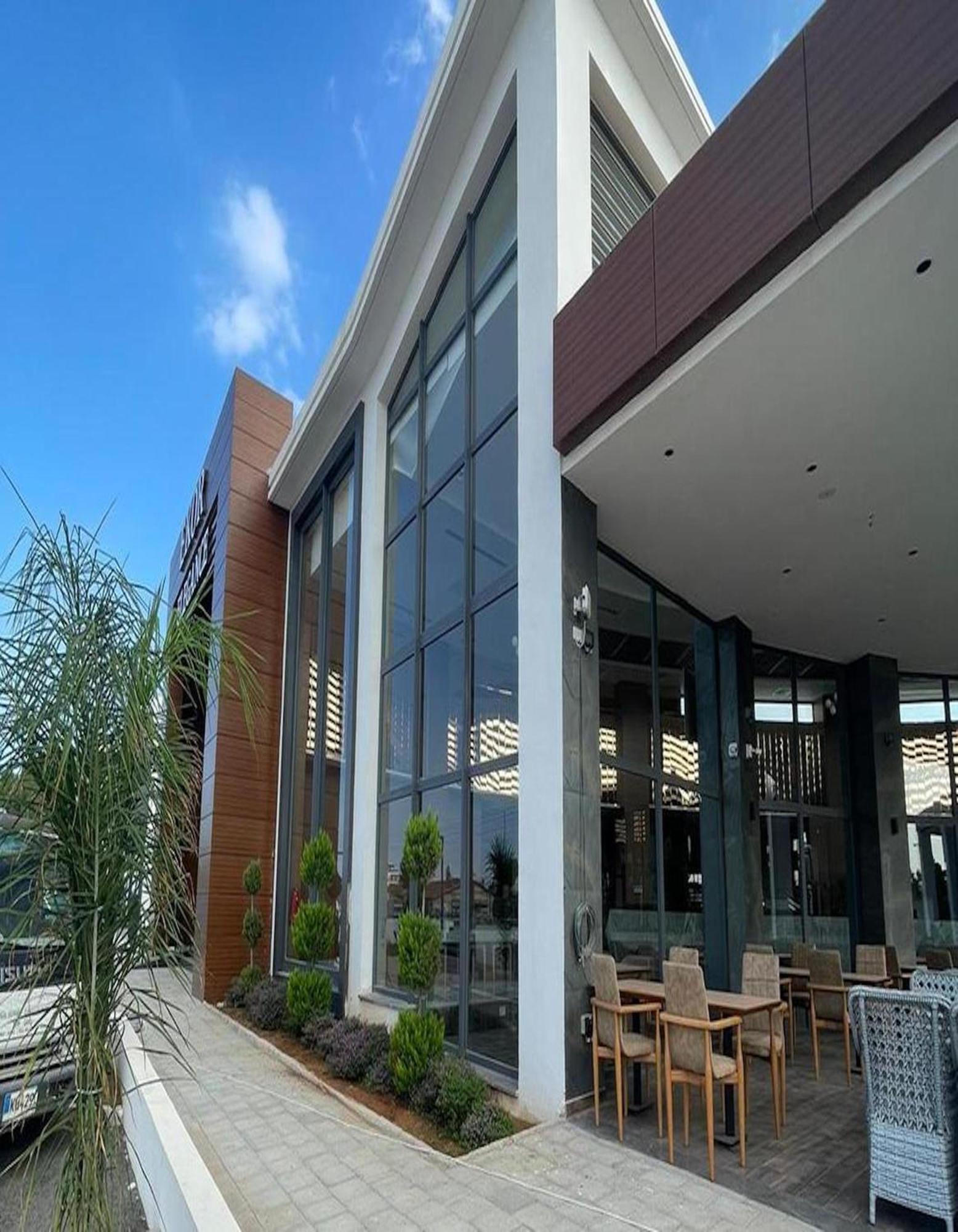 Ekor Elegance Hotel 파마구스타 외부 사진